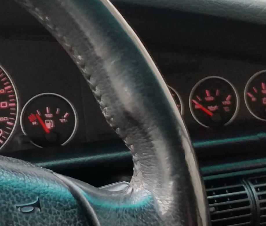 Audi A6-C4-Baujahr 1996-Display Öl-Druckluft-Lenker