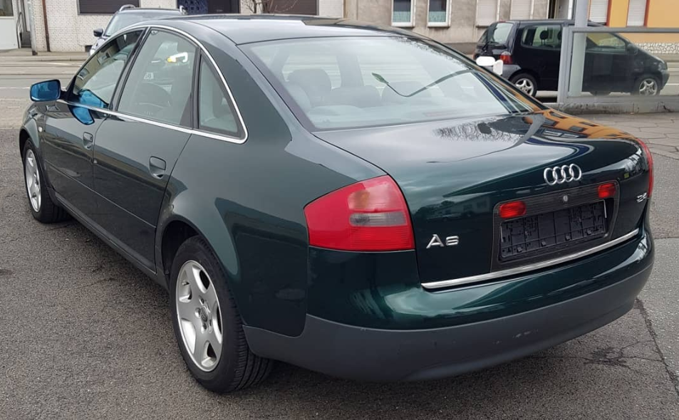 Audi A6-C5-Baujahr 2000-Grün-Fahrerseite