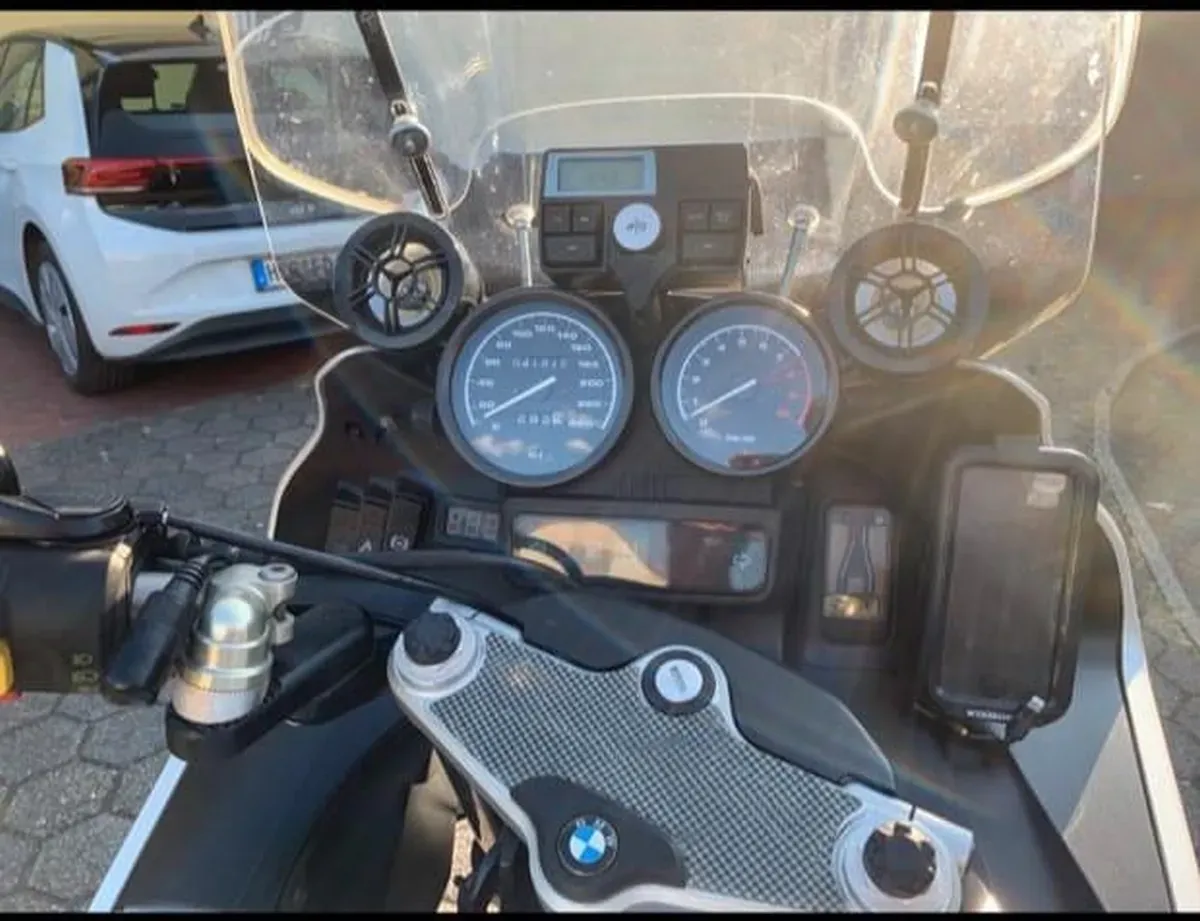 BMW RS 1100 – Baujahr 1995 Silber Instrumente am Lenker 
