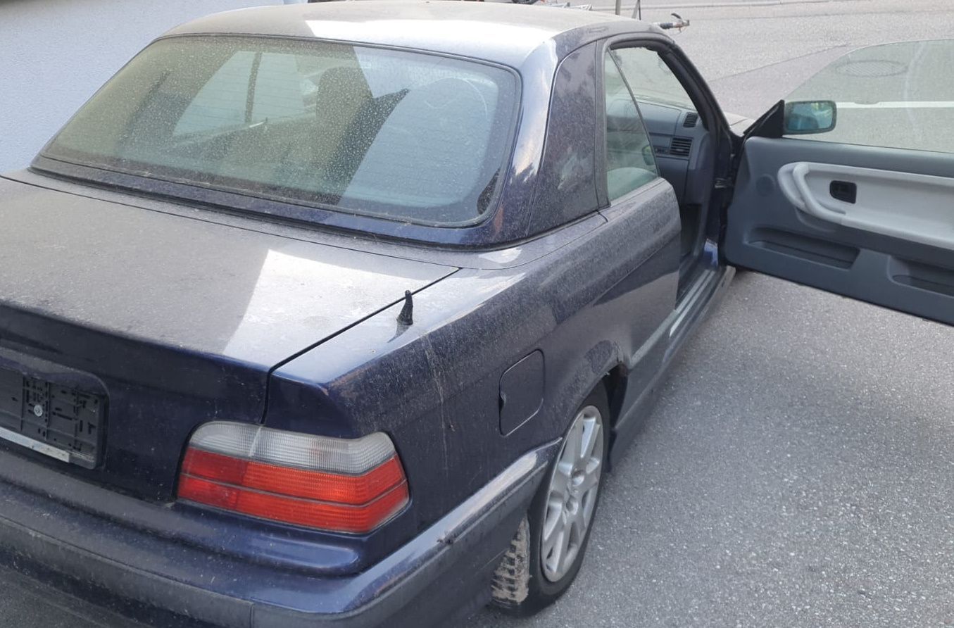 BMW 318i Coupe Cabrio Baujahr 1996 Blau Heck Beifahrerseite