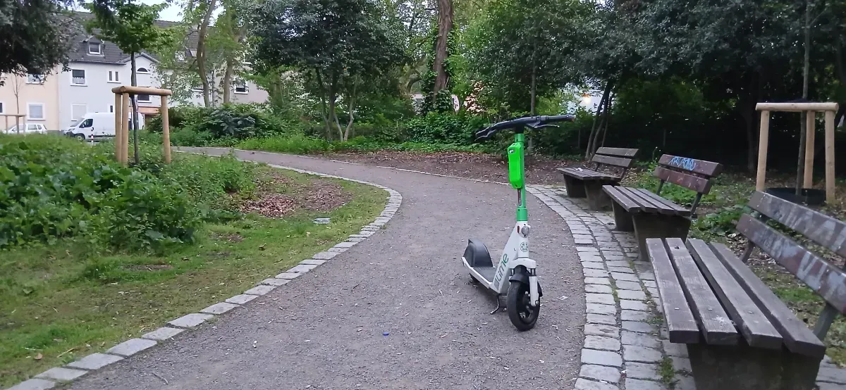E-Scooter am Parkweg Hamborn.