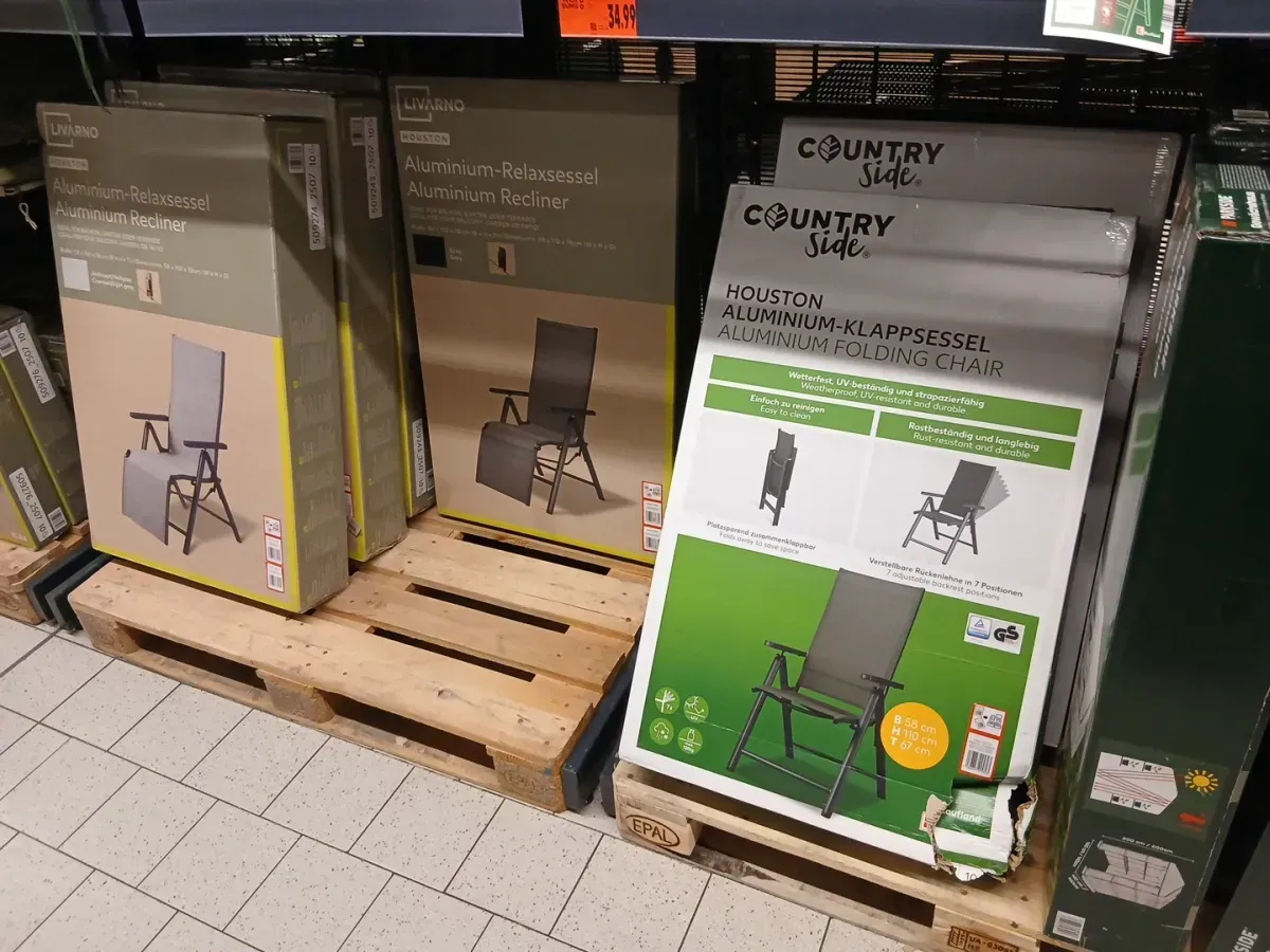 Klappsessel im Kaufland Markt.