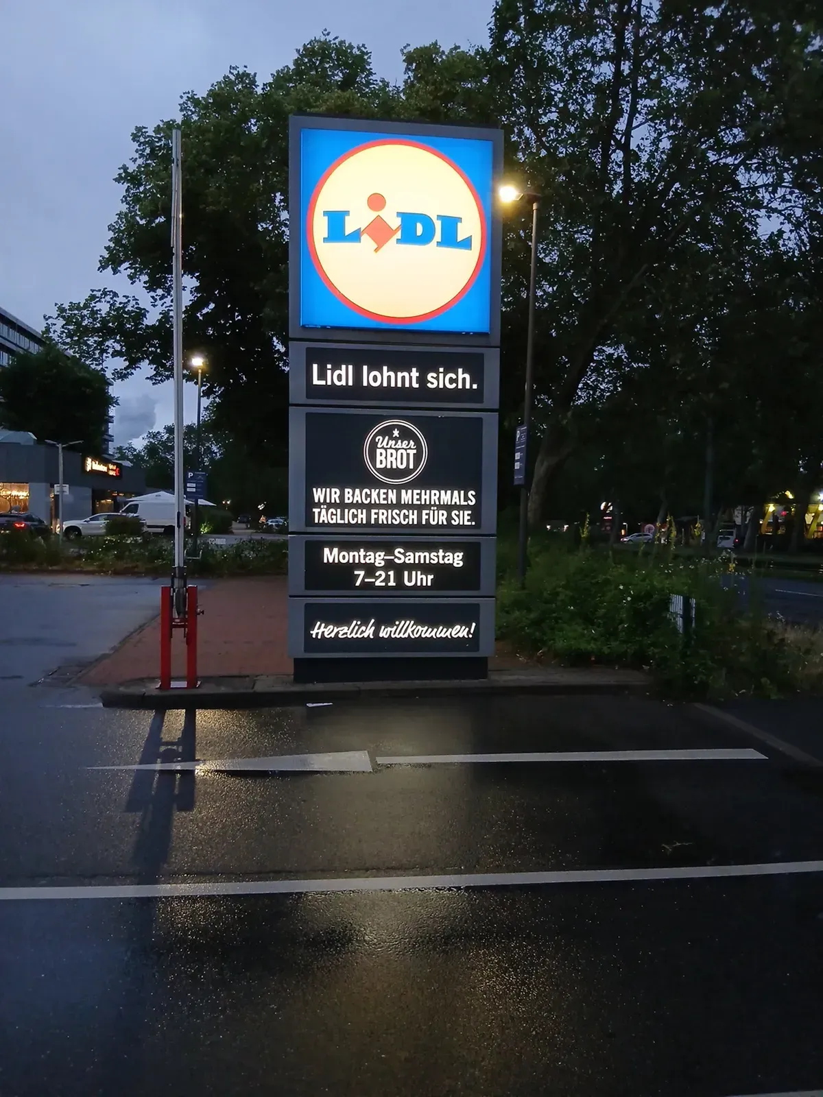 Lidl-Schild an der Duisburger Straße Duisburg Hamborn