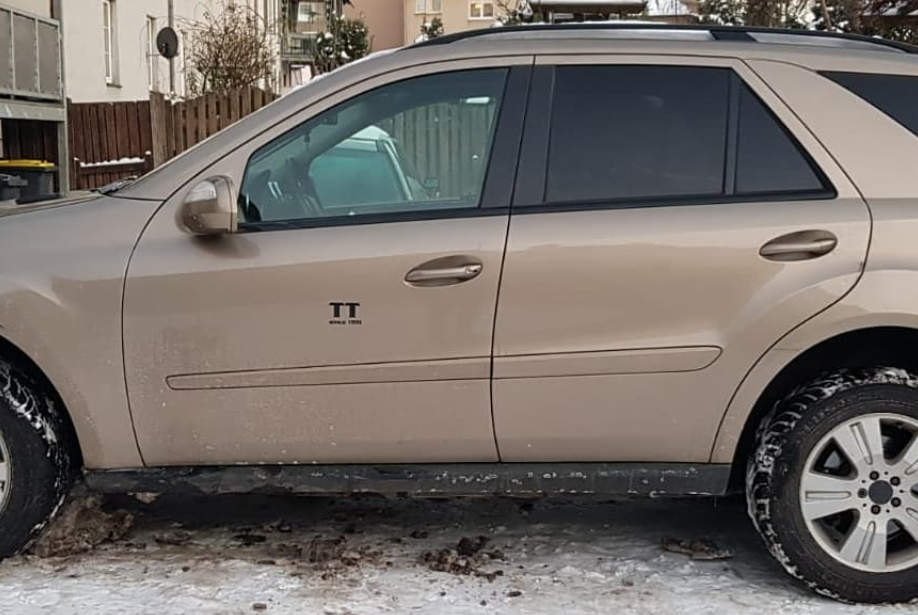 Mercedes Benz ML 280 CDI Baujahr 2007 Farbe Gold Fahrerseite Türen