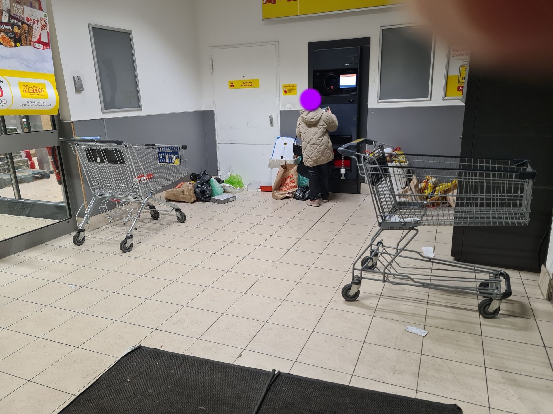 netto-markt-discounter--eingang-leergut-annahme-duisburg-hamborn-rathausstraße-1