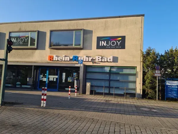 Eingangsbereich vom Rhein-Ruhr-Bad in Duisburg-Hamborn