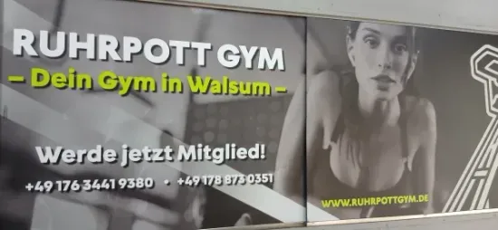 Werbefenster des Ruhrpott Gym in Duisburg-Walsum