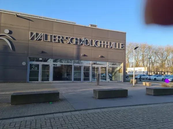 Walter-Schädlich-Halle am Rhein-Ruhr-Bad in Duisburg-Hamborn