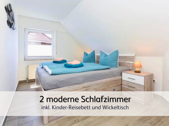 Das helle Hautschlafzimmer der FeWo Robbe 2 in Bensersiel 