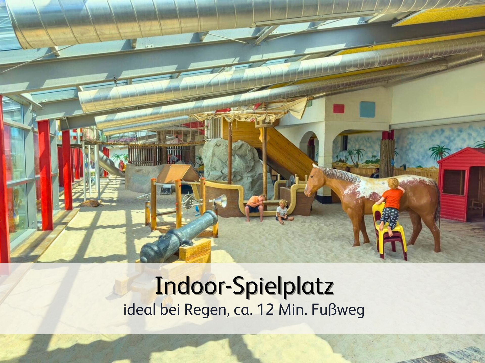 Beheizter Indoorspielplatz mit einer Vielzahl ein Spielmöglichkeiten bei schlechtem Wetter in Bensersiel