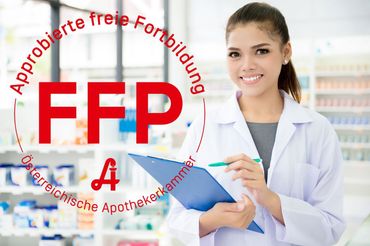 Pharmazeutisch- kaufmännische Angestellte bei der Arbeit in der Apotheke