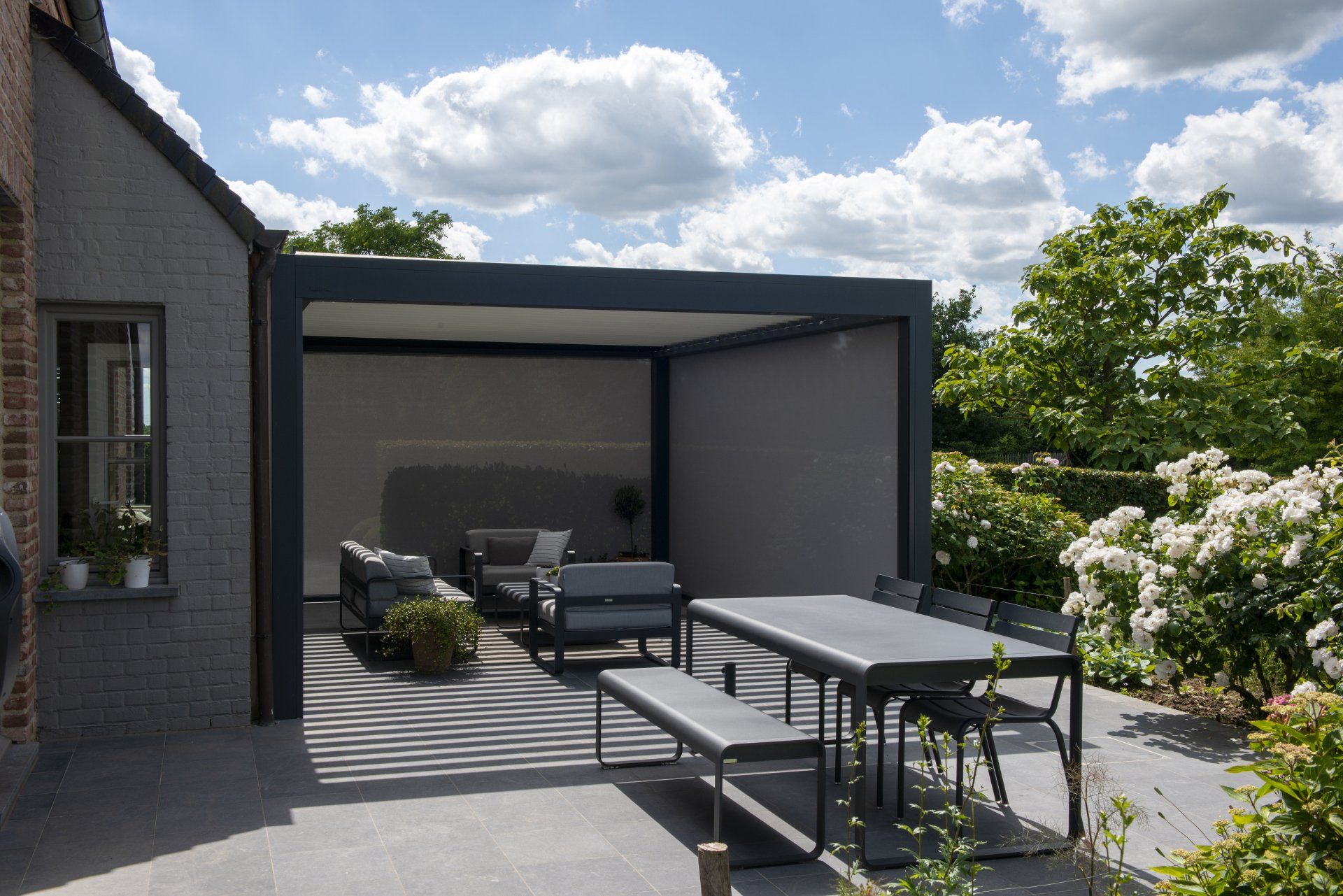 Pergola-Living Berlin: Alu-Terrassenüberdachungen & Lamellendächer