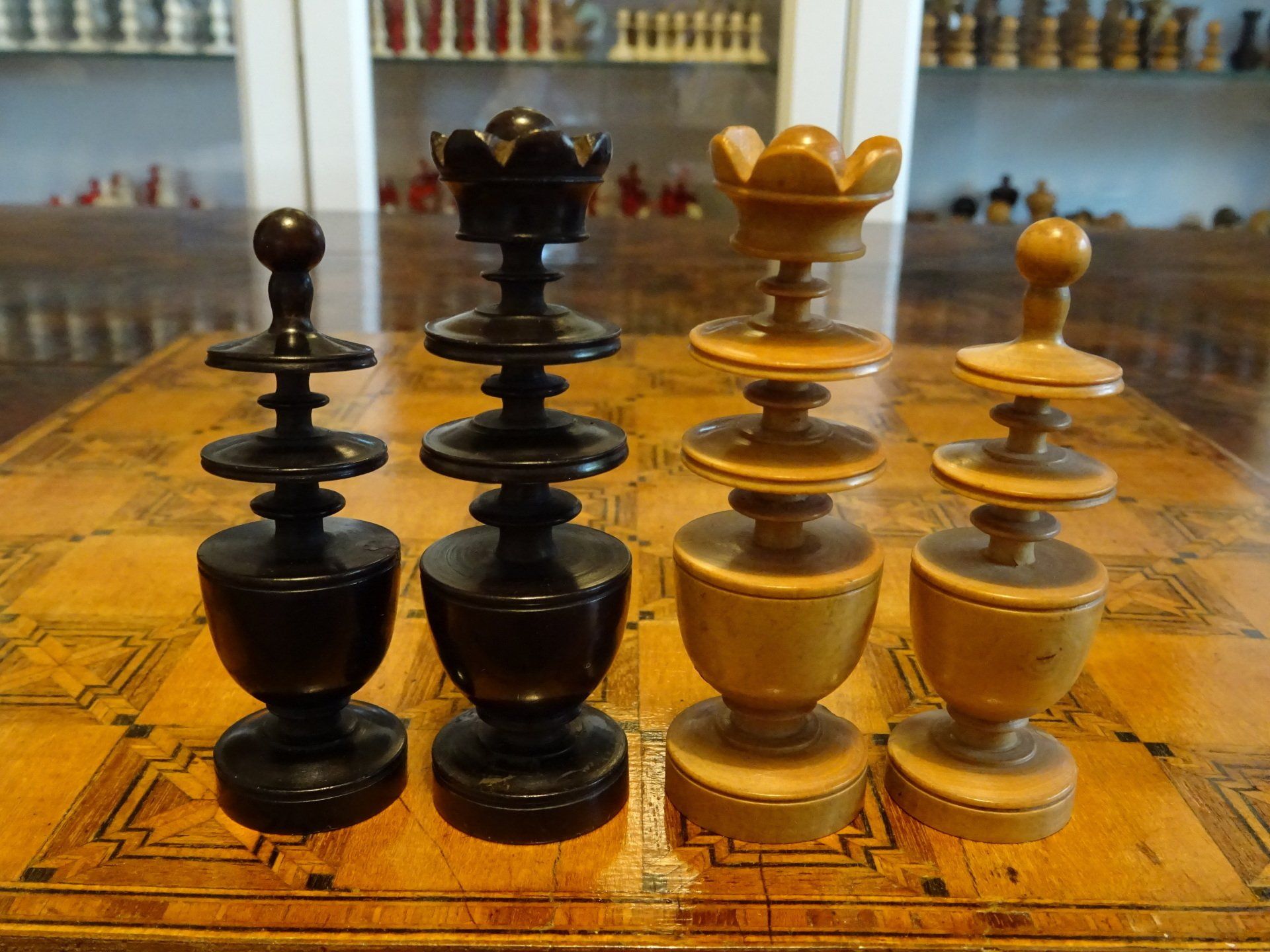 Echiquier 40 cm et jeu d'échecs Café de Paris La Regence King 85 mm - Chess set - La Regence