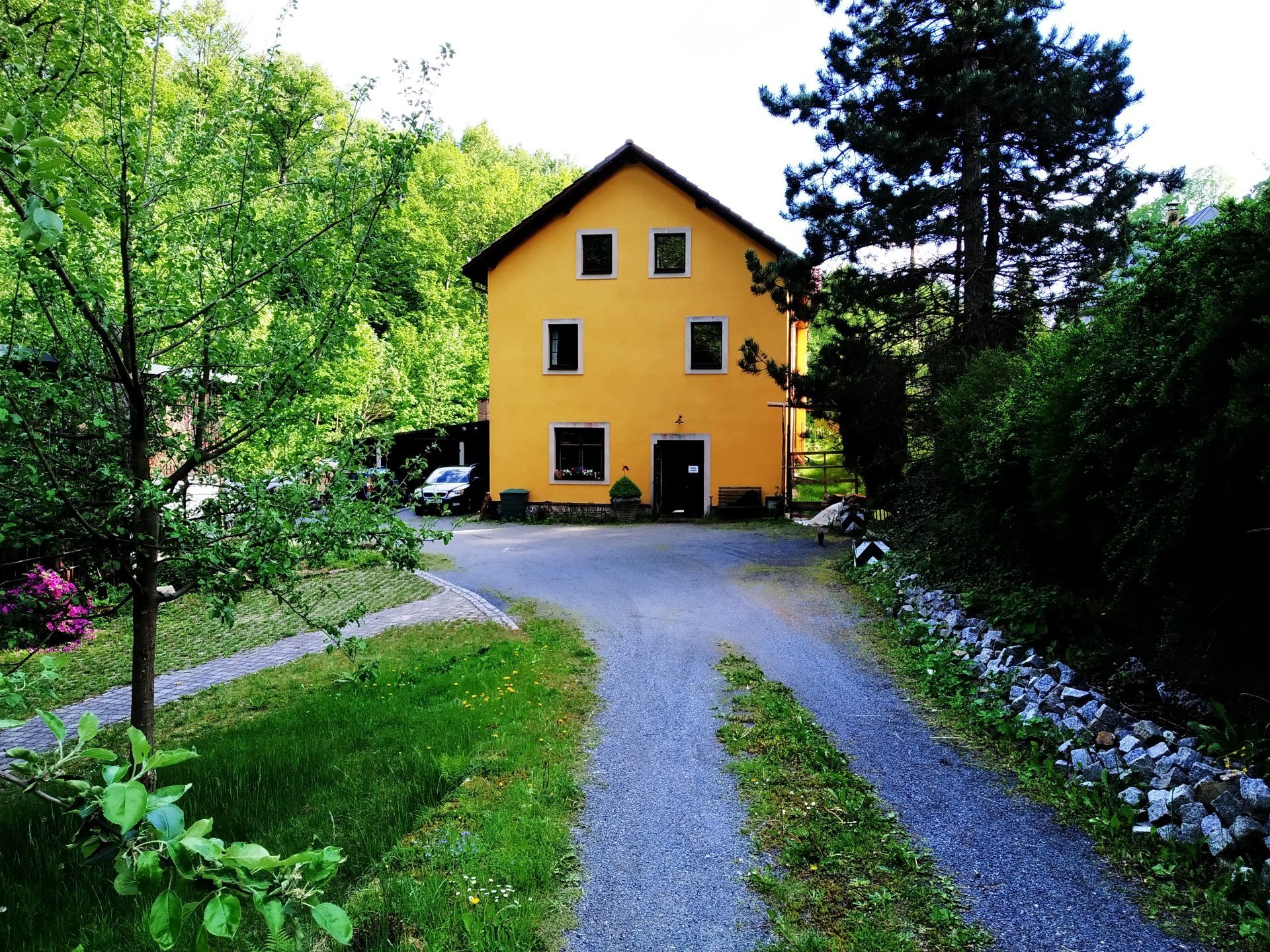 Einfahrt Hof Ferienwohnung Sächsische Schweiz Rosenthal-Bielatal