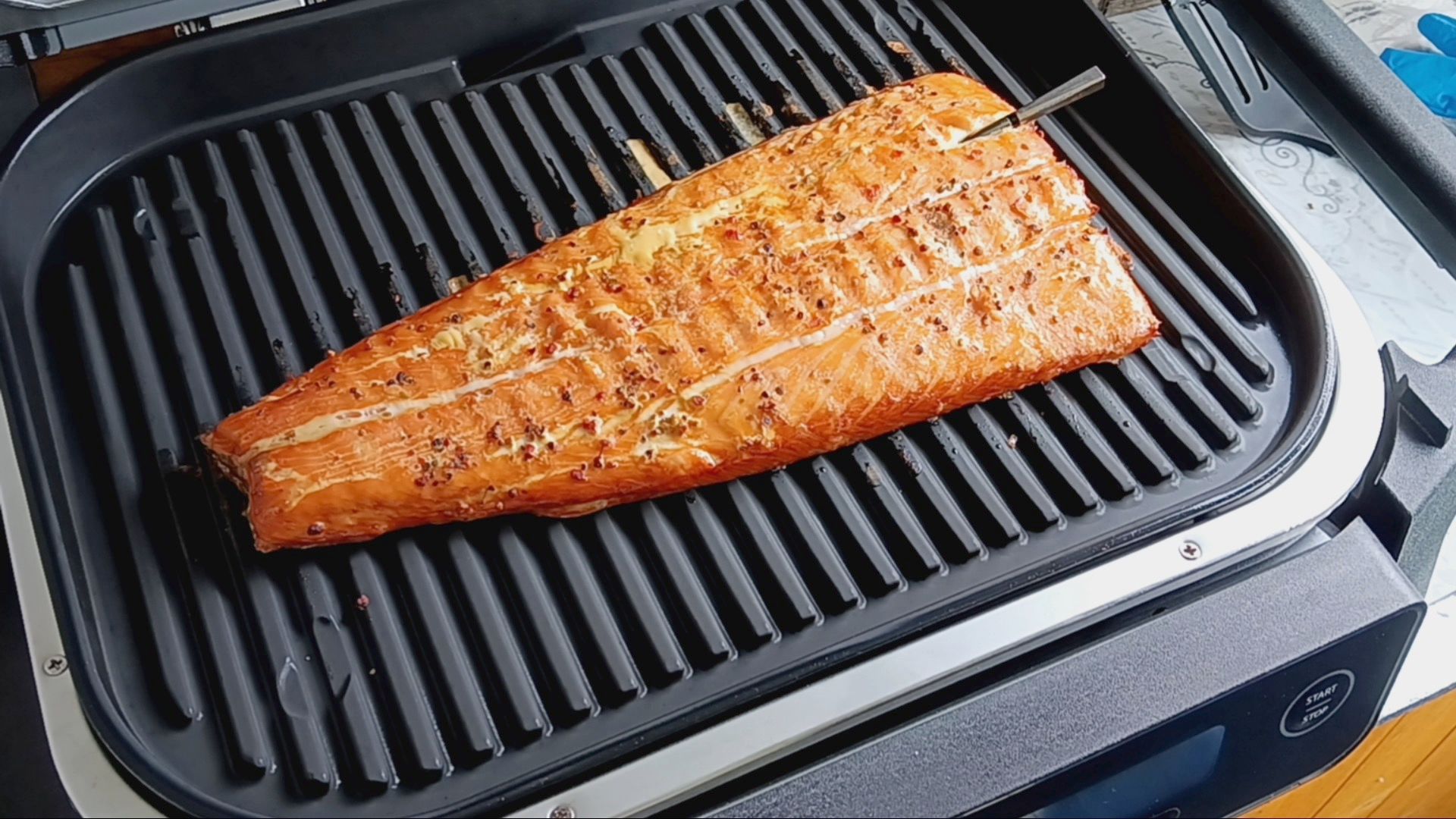 geräucherter und gegrillter Lachs