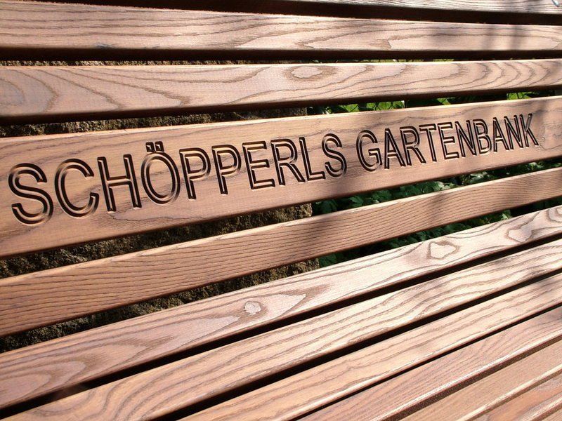 Gartenbank mit Gravur / Wunschtext