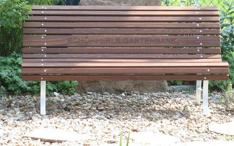 Gartenbank mit Gravur / Wunschtext