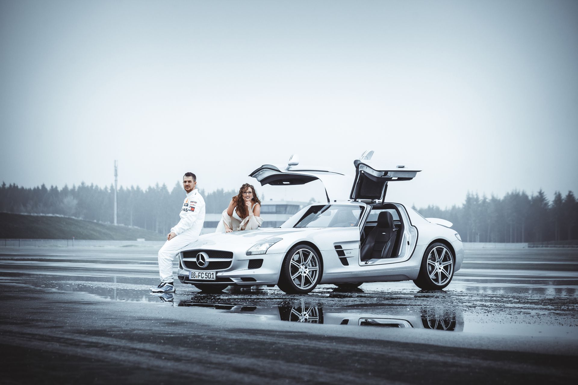 Fotoshooting nach der Trauung in Immendingen auf dem Mercedes Testgelände