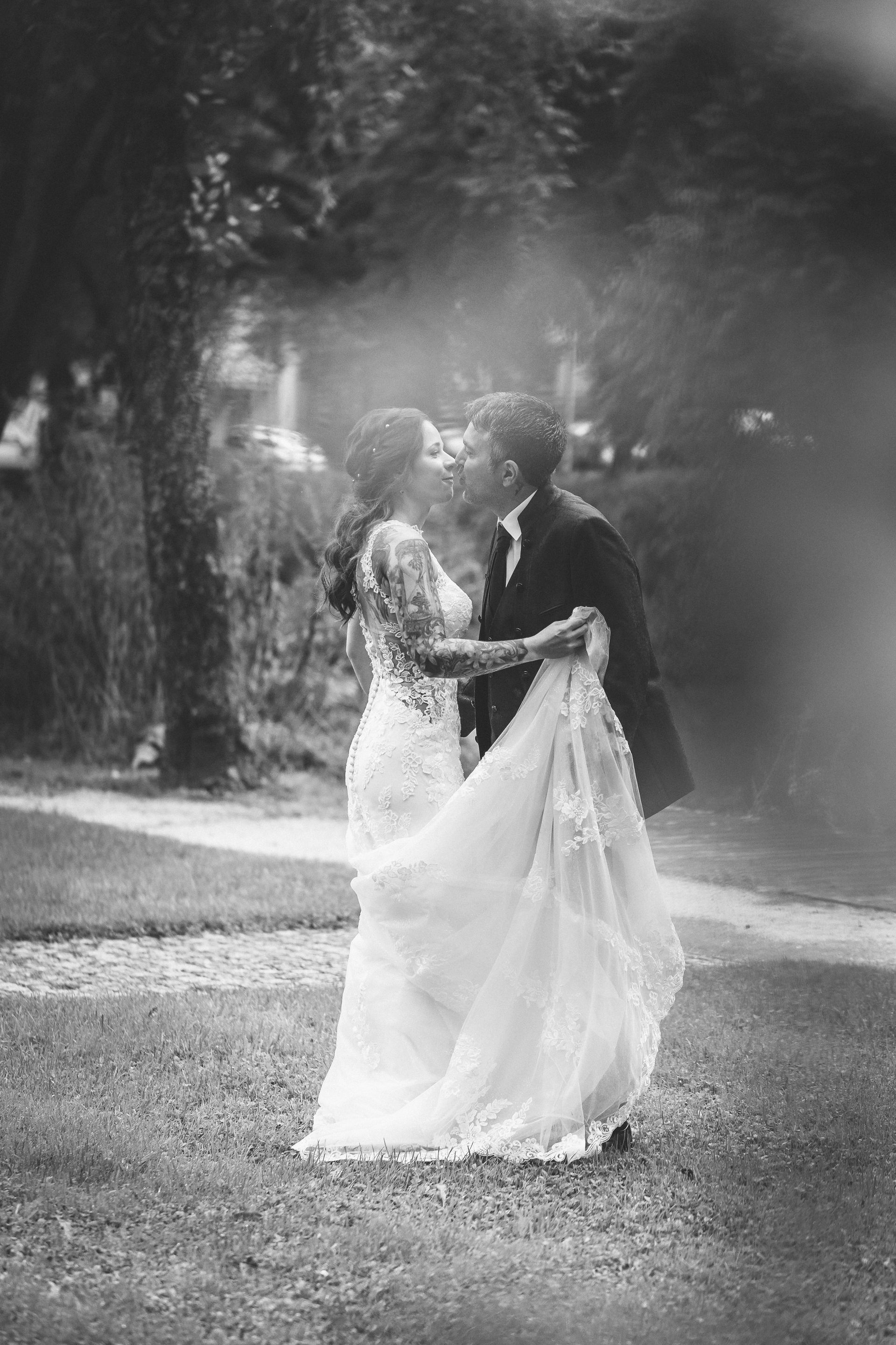 Fotoshooting des Brautpaares nach der Trauung im Standesamt Tuttlingen an der Donau