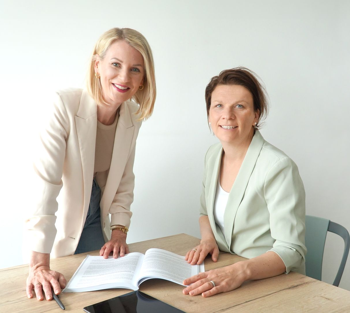Anne Teigeler-Niehüser (links) und Anne Pieper (rechts) Anne Teigeler-Niehüser (links) und Anne Pieper (rechts)