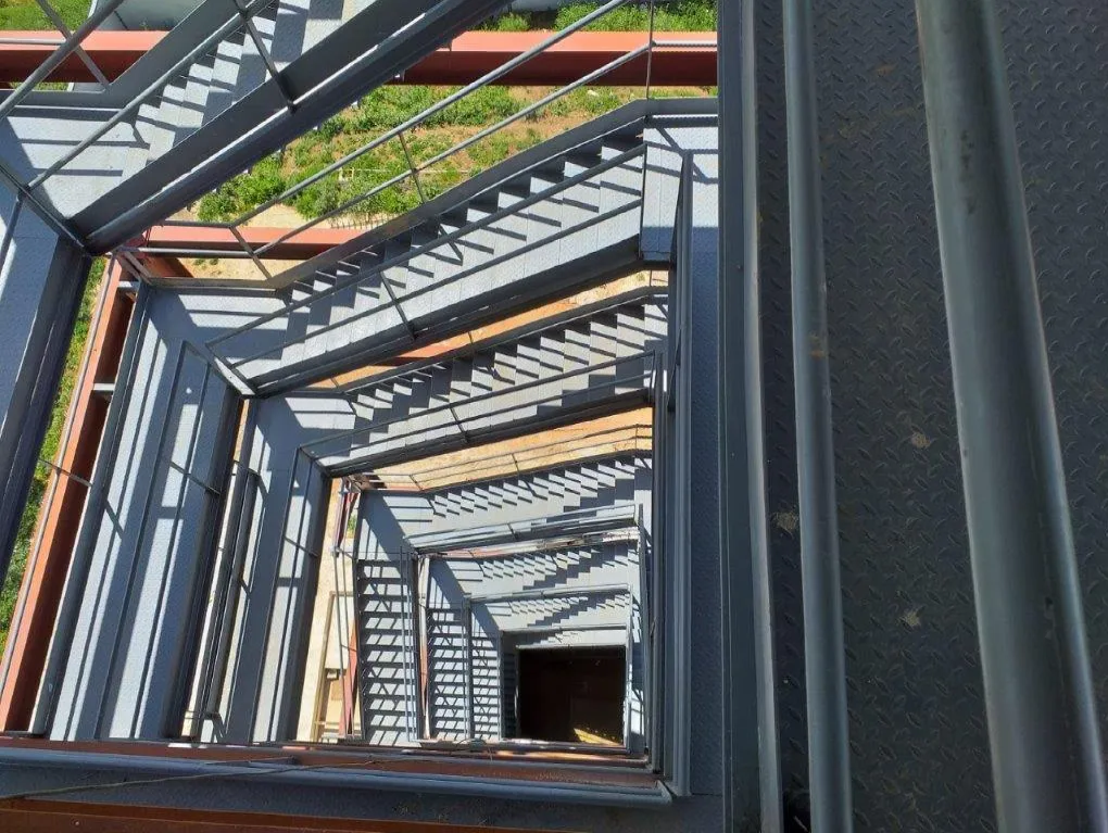 Taherga - edificios metálicos