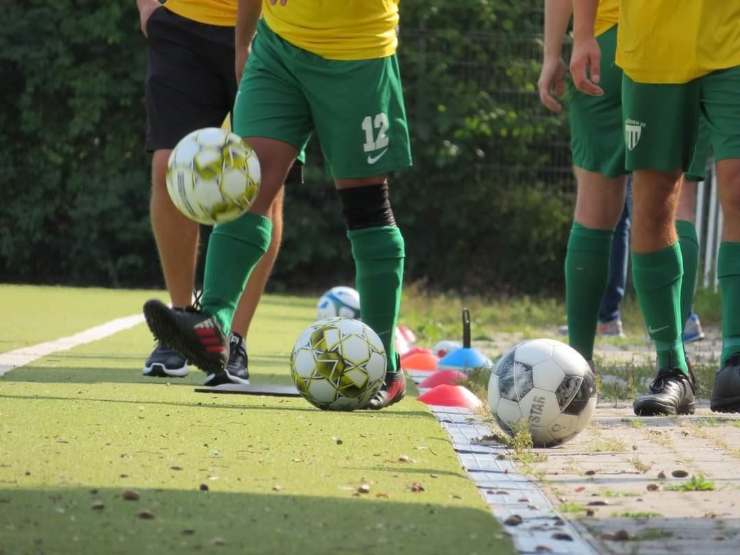 RARE ancienne épingle émaillée équipe de football Allemagne SSV