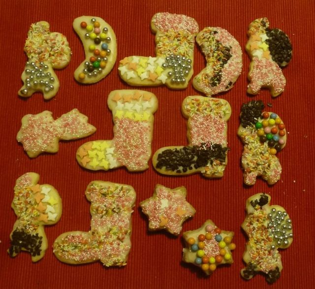 Kekse weihnachtlich verziert