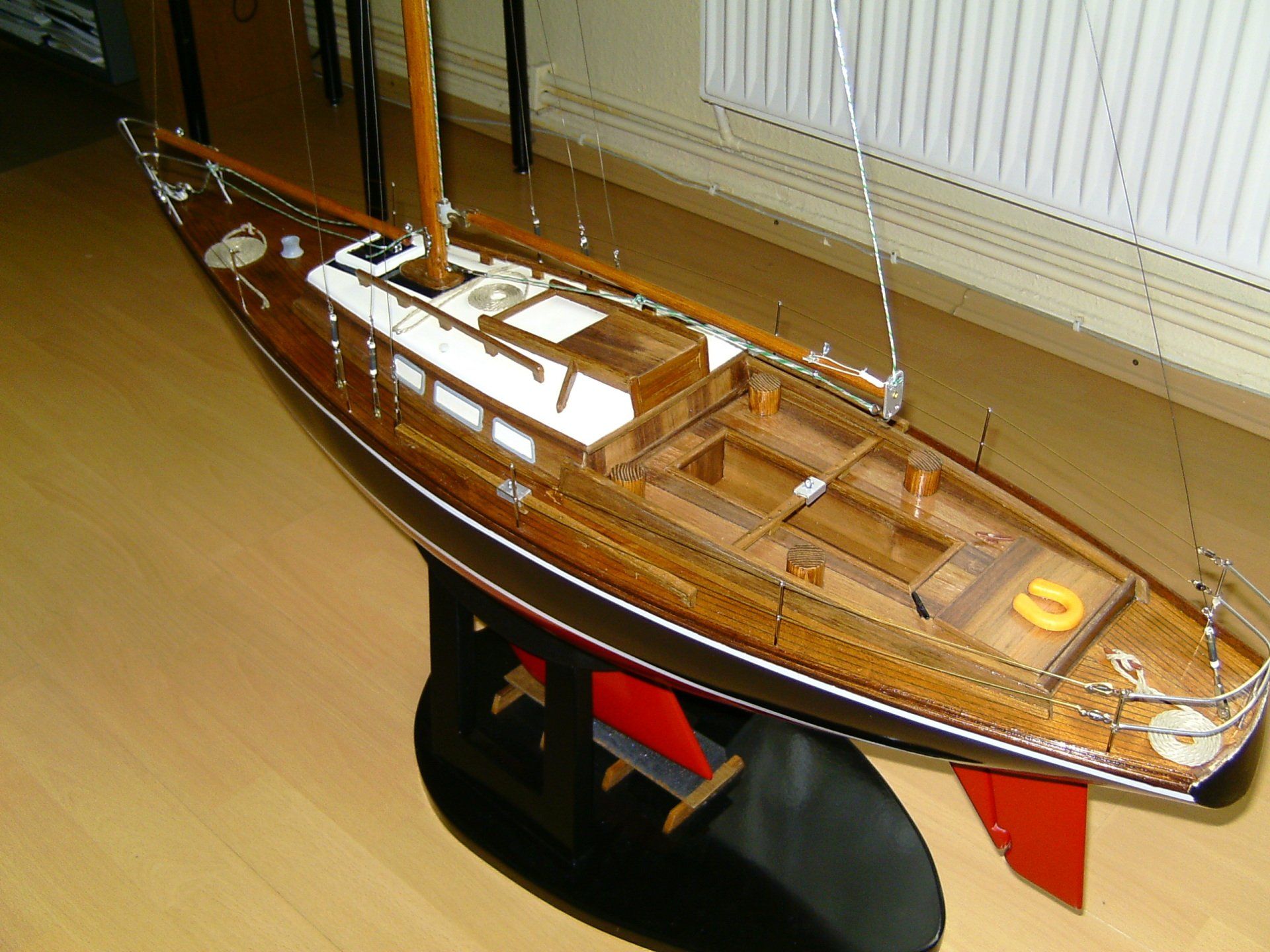 graupner optimist model yacht