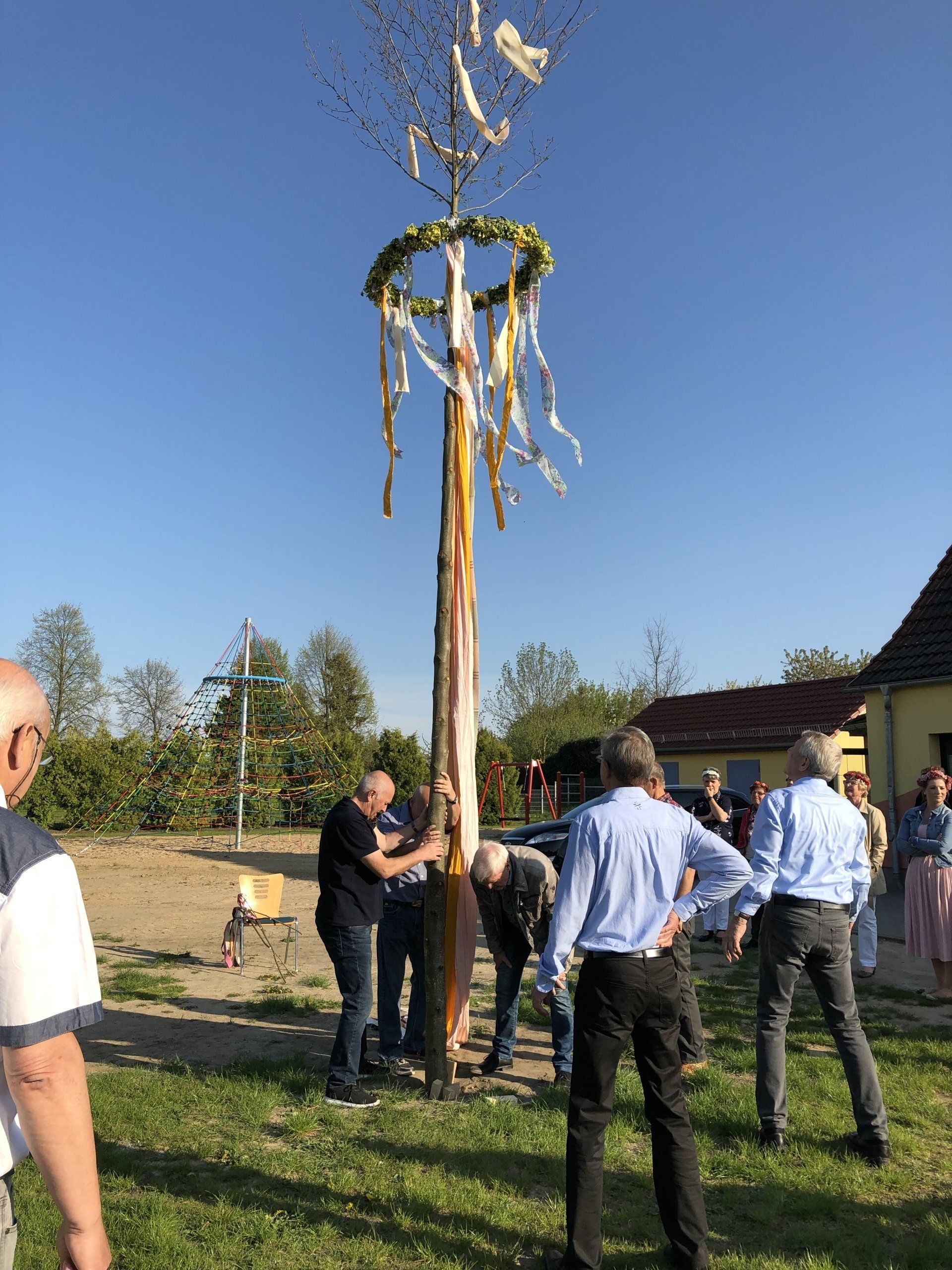 Tanz Um Den Maibaum   2019 04 30 18.02.06 1920w 