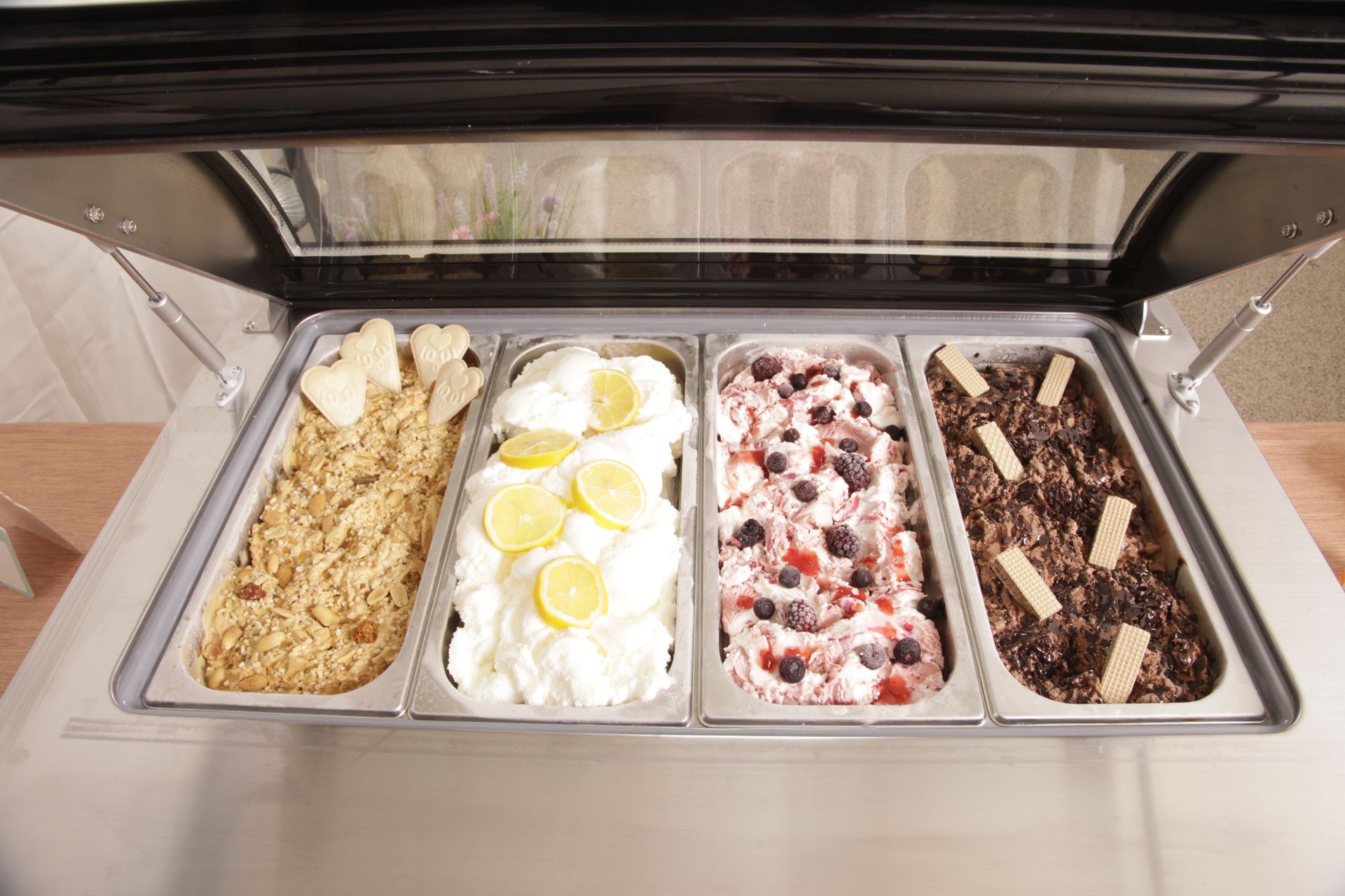 Eismobil für Hochzeiten, Schulfeste und Kindergartenfeste in Frankfurt, Offenbach, Hanau, Darmstadt und Aschaffenburg