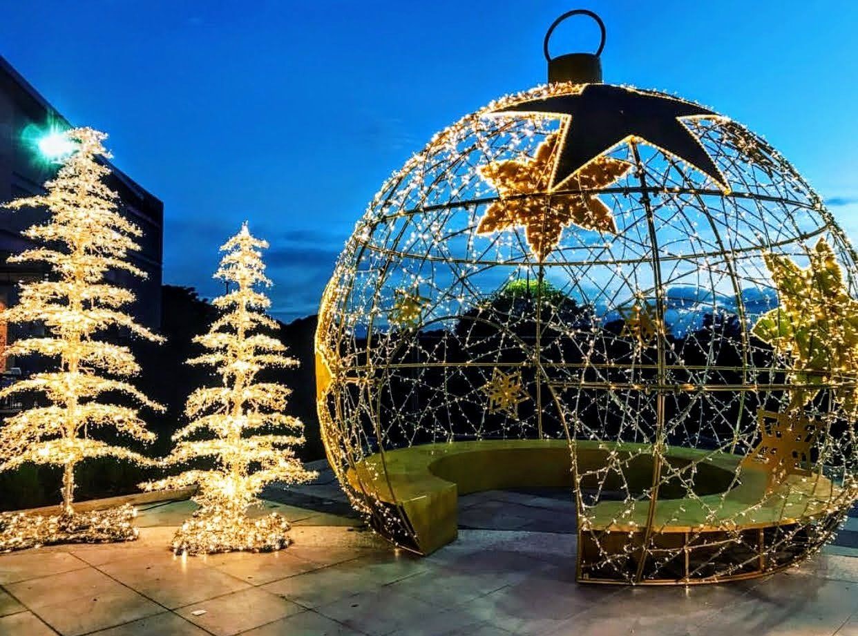 Giant holiday sit down ornament Sunrise, FL