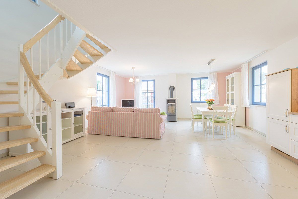 Blick in den Wohnbereich des Ferienhauses in Glowe