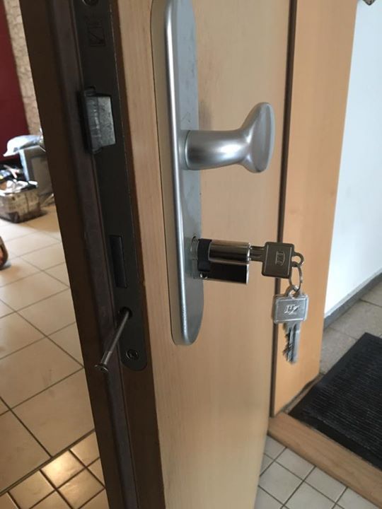 Tür zu?Schlüssel-Notdienst-Wiesbaden öffnet auch Ihre Tür zum garantieren Festpreis im Notfall