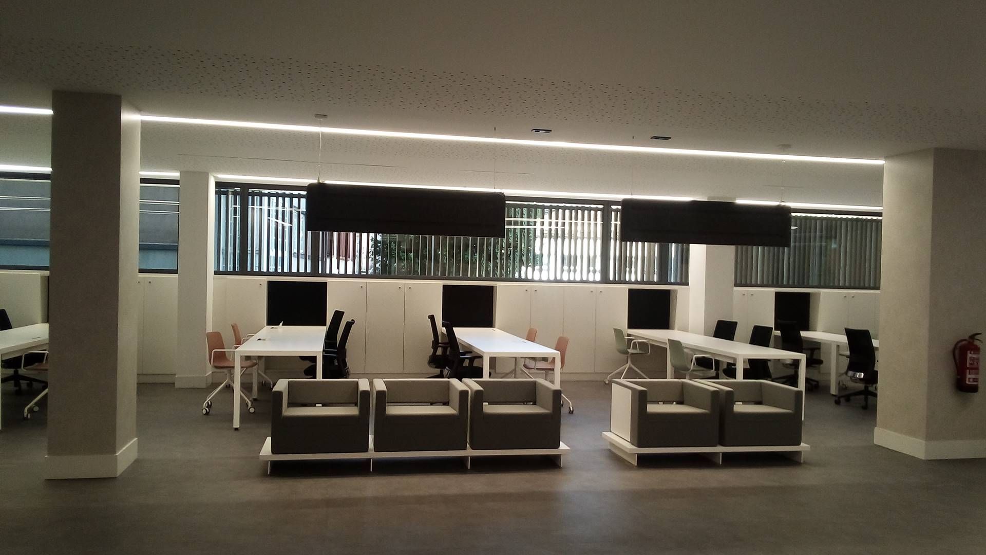 Instalación eléctrica en las oficinas del Concello de Pontevedra