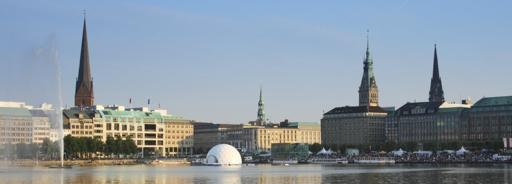 Bild von Stadt, Für Verwaltungen und Kommunen ist das Schlüsselmanagement durch elektronische Schließanlagen einfacher