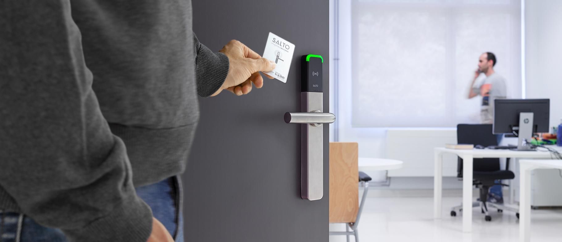 SALTO XS4 Beschlag für elektronische Zutrittskontrolle im Hotelbereich