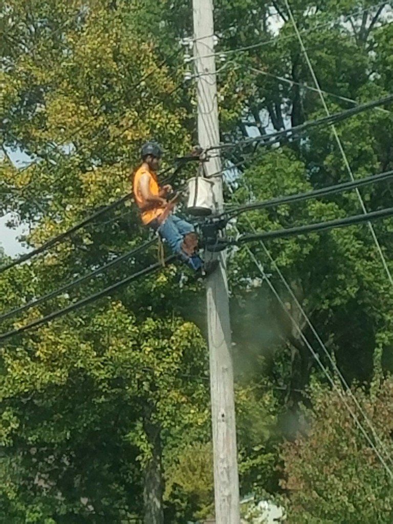 Hanging fiber optic line