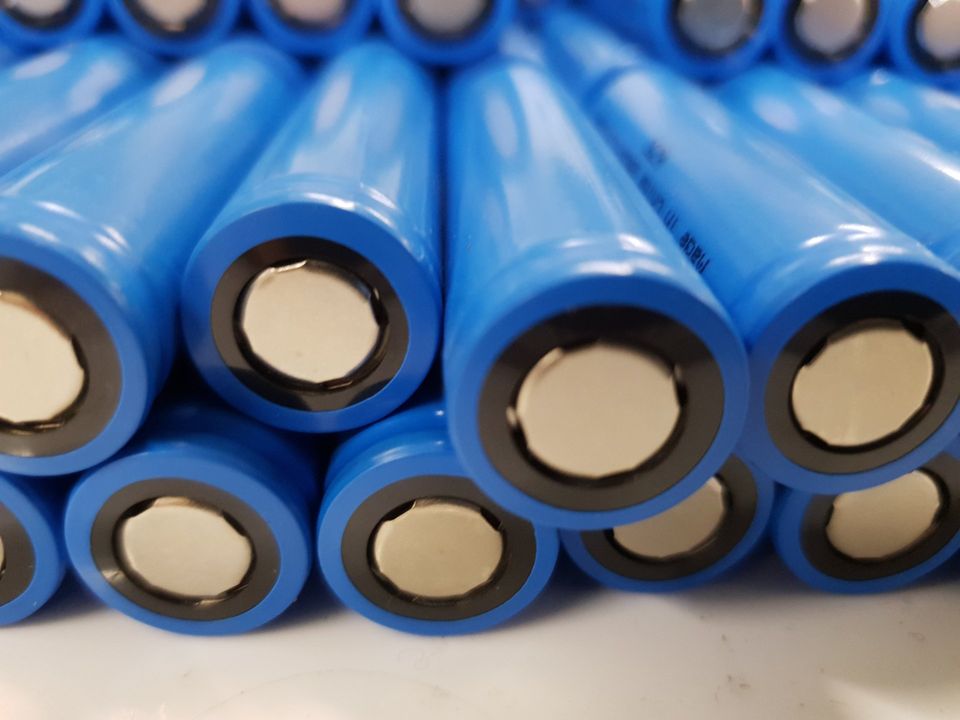 who produces lithium ion batteries