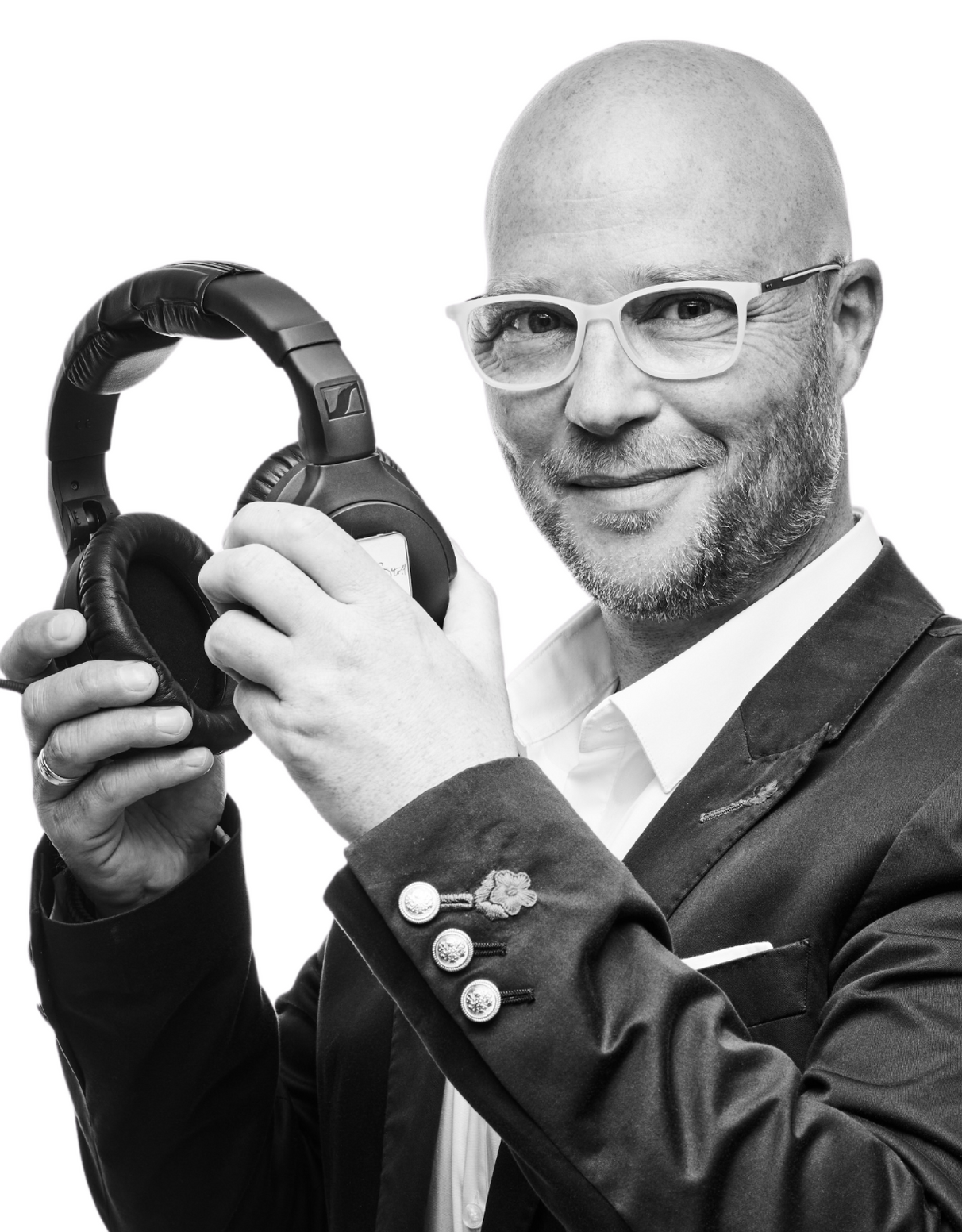 Audiograf INGO STOLL mit Headset in der Hand