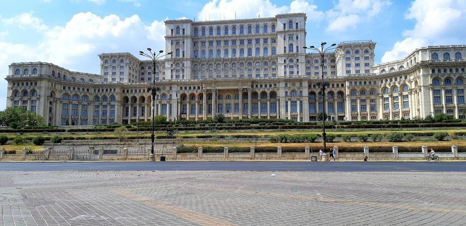 Palais De Ceausescu Vu De La Lune Ceausescu, sa gloire et sa chute