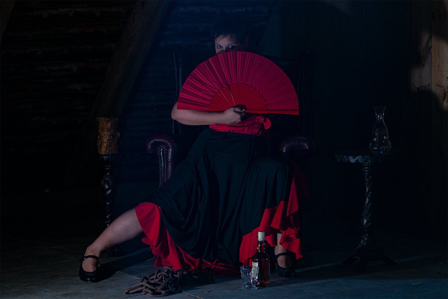 Stroh; Strohshooting; ; Scheune; Flamenco; Flamenca; Herrensessel;