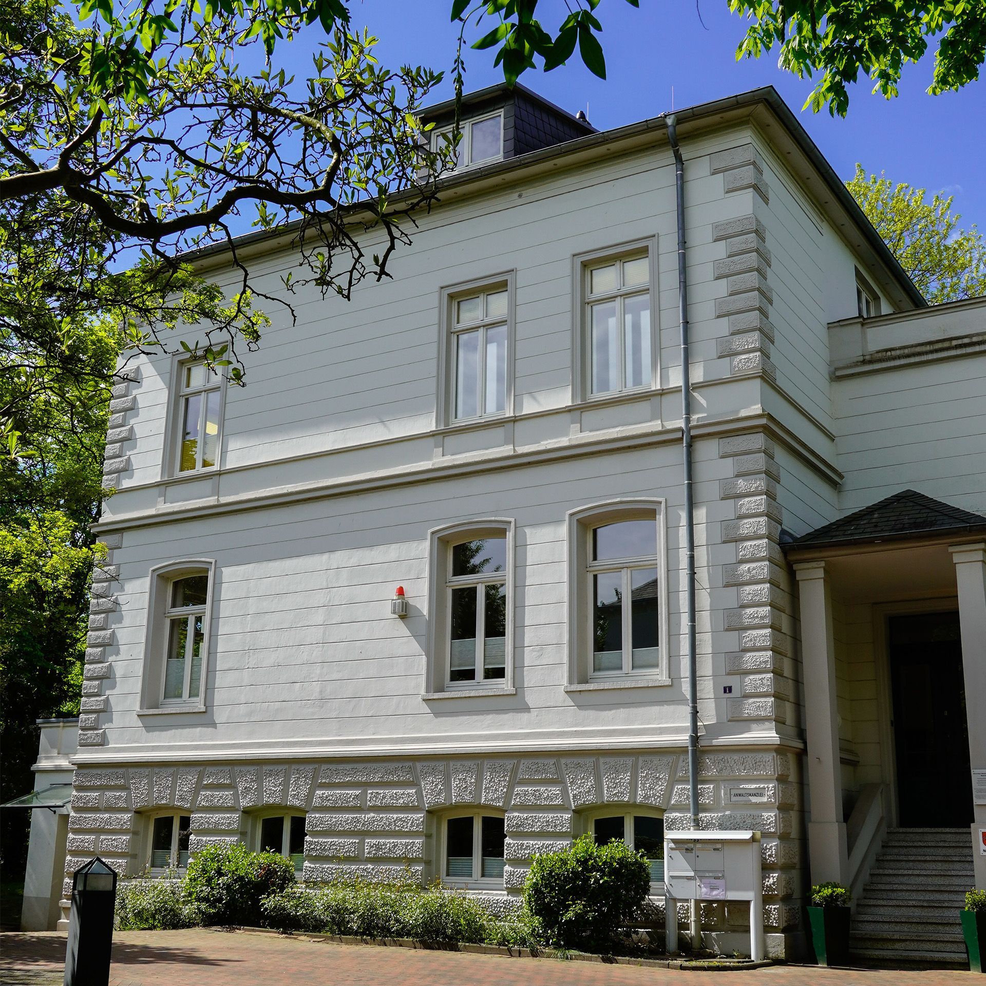 Gebäude Altbauvilla Physio + Training im Dobbenviertel in Oldenburg