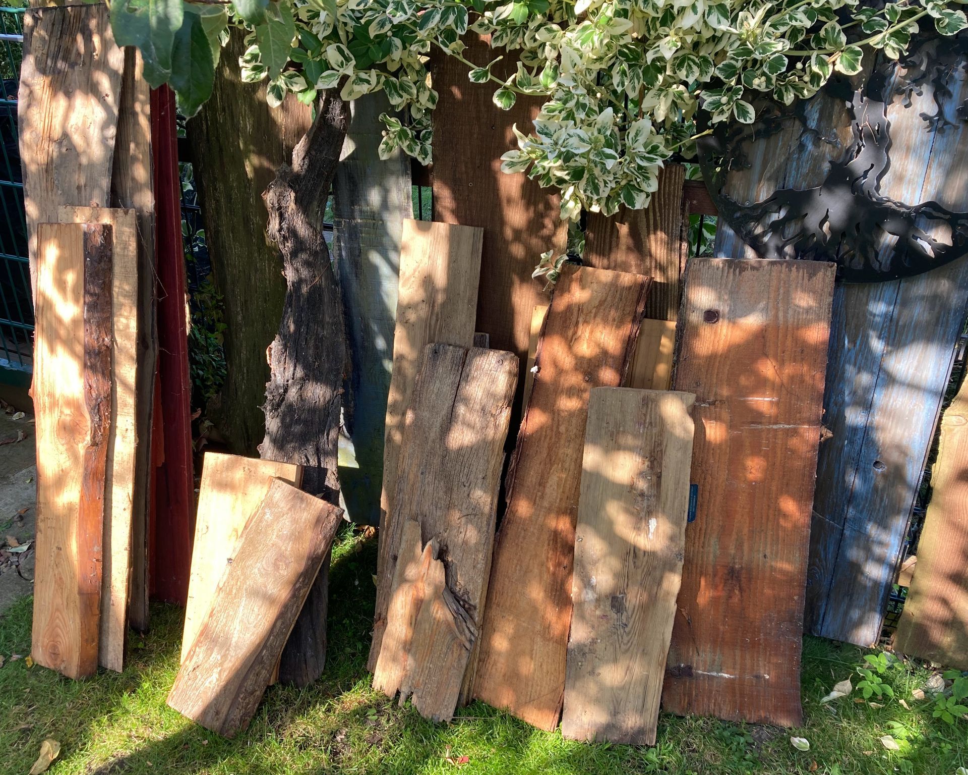 Altholz für das Atelier am Deich in Dornum