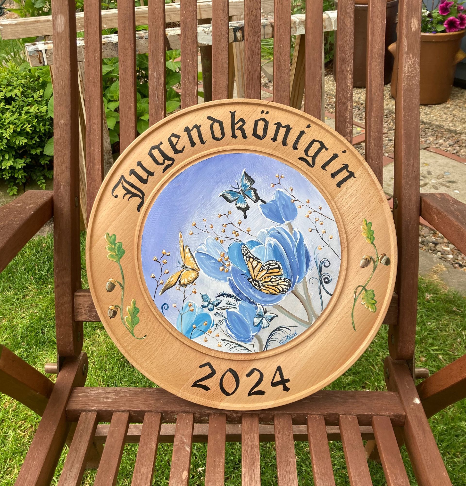 Handgemalte Schützenscheibe mit Blumen und Schmetterlingen