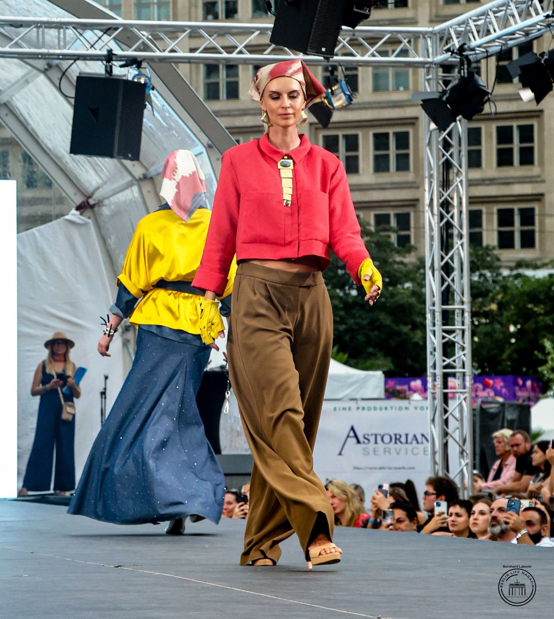FASHION OPEN AIR 2026
BERLIN LIFE MAGAZIN
©Bernhard Labecki
Pressefotos