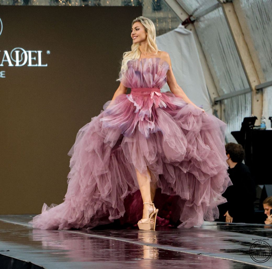 SILBERNADEL COUTURE @FASHION OPEN AIR 2026
©Bernhard Labecki
BERLIN LIFE MAGAZIN
Pressefotos