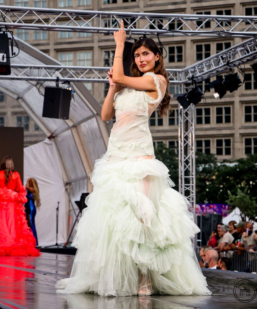SILBERNADEL COUTURE @FASHION OPEN AIR 2026
©Bernhard Labecki
BERLIN LIFE MAGAZIN
Pressefotos