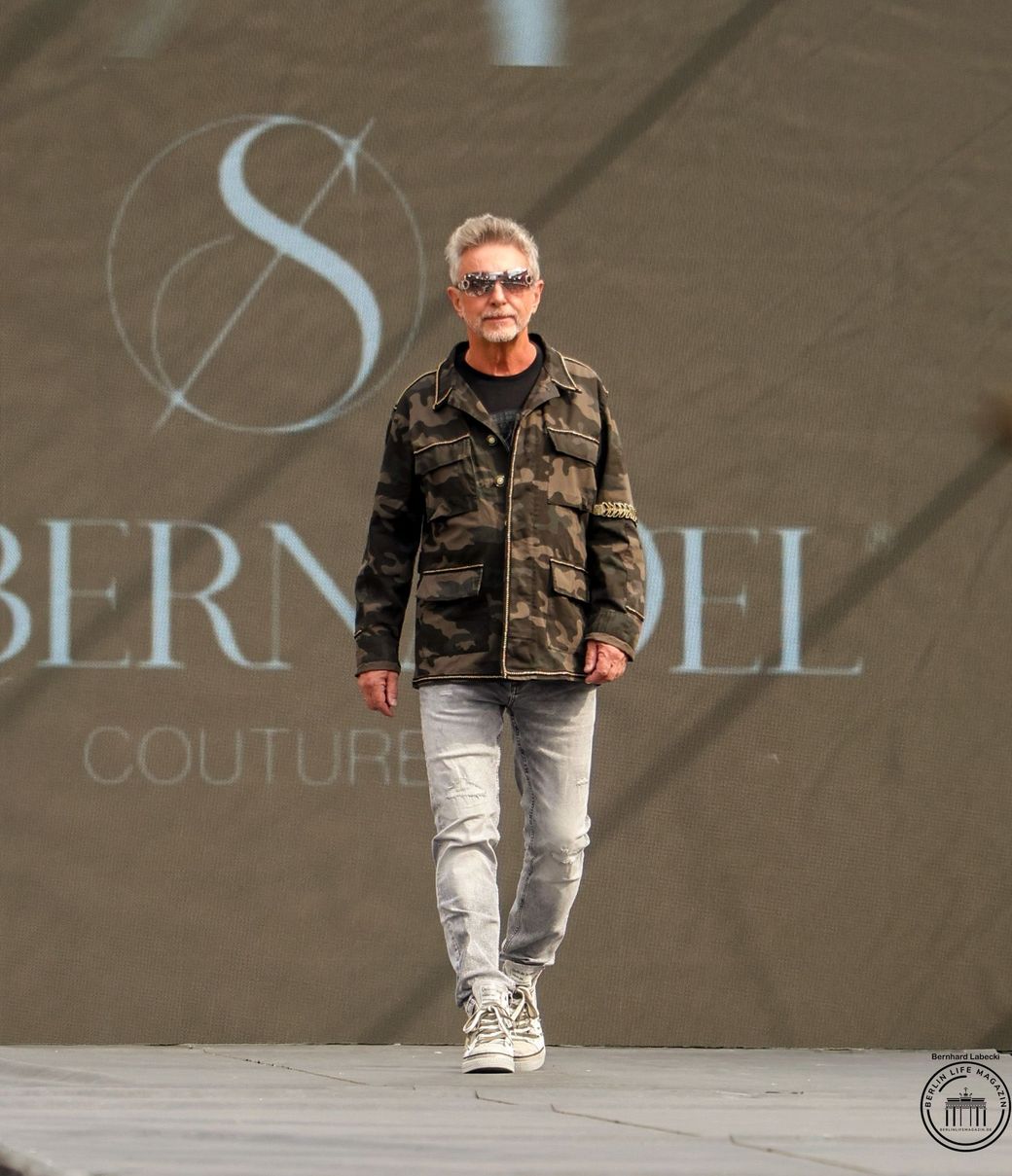 SILBERNADEL COUTURE @FASHION OPEN AIR 2026
©Bernhard Labecki
BERLIN LIFE MAGAZIN
Pressefotos