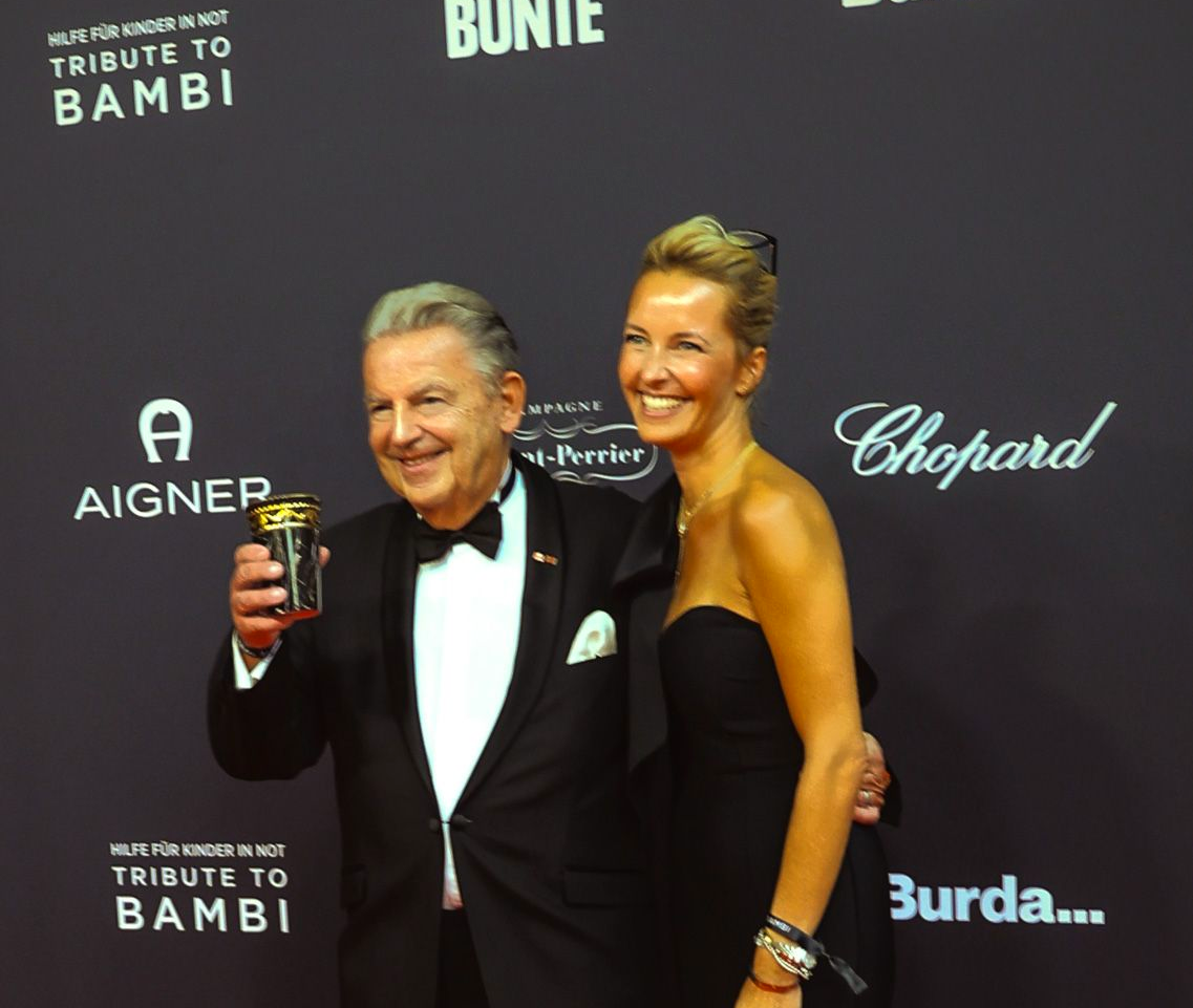 BERLIN LIFE MAGAZIN
Professionelle Fotoshootings und Fotografie · Events · Lifestyle · Fashion · Kunst · Kultur
Fotograf Bernhard Labecki