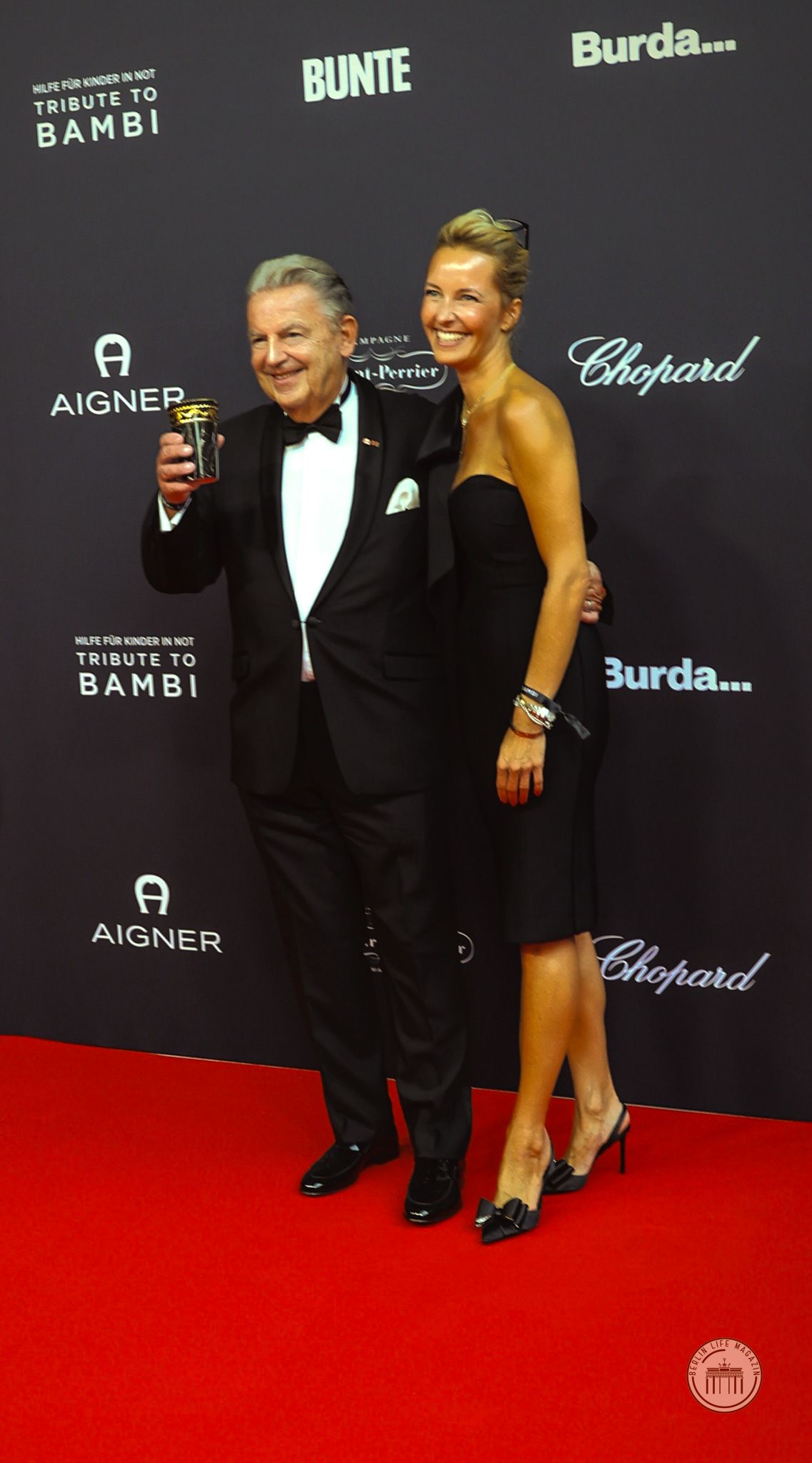 BAMBI - VERLEIHUNG 2024
Jörg Woltmann mit Tochter Sandra Sophie Woltmann
©Bernhard Labecki
BERLIN LIFE MAGAZIN